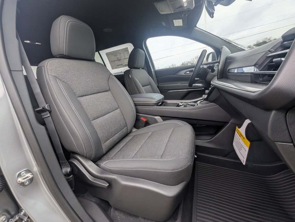 New 2026 Chevrolet Traverse LT w/ LPO, Floor Liner Package image 13