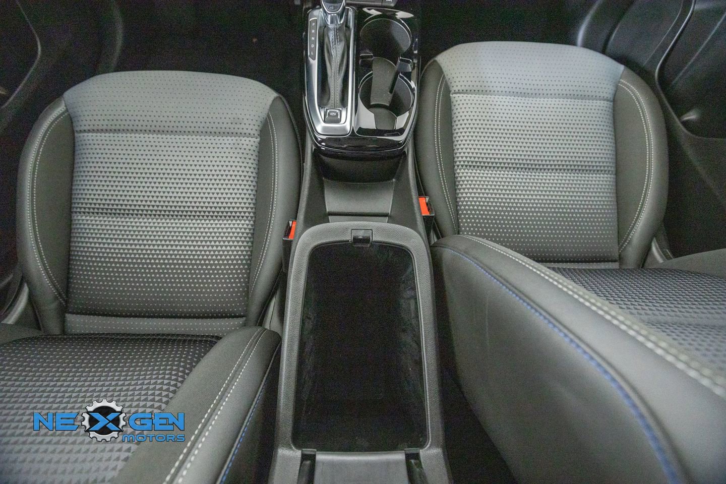 Used 2025 Chevrolet Trax LT w/ Driver Confidence Package FWD image 31