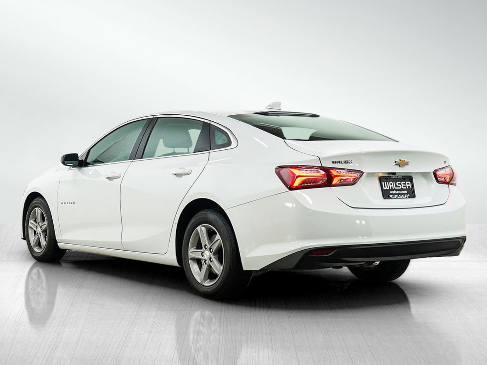 Used 2022 Chevrolet Malibu LT FWD image 3