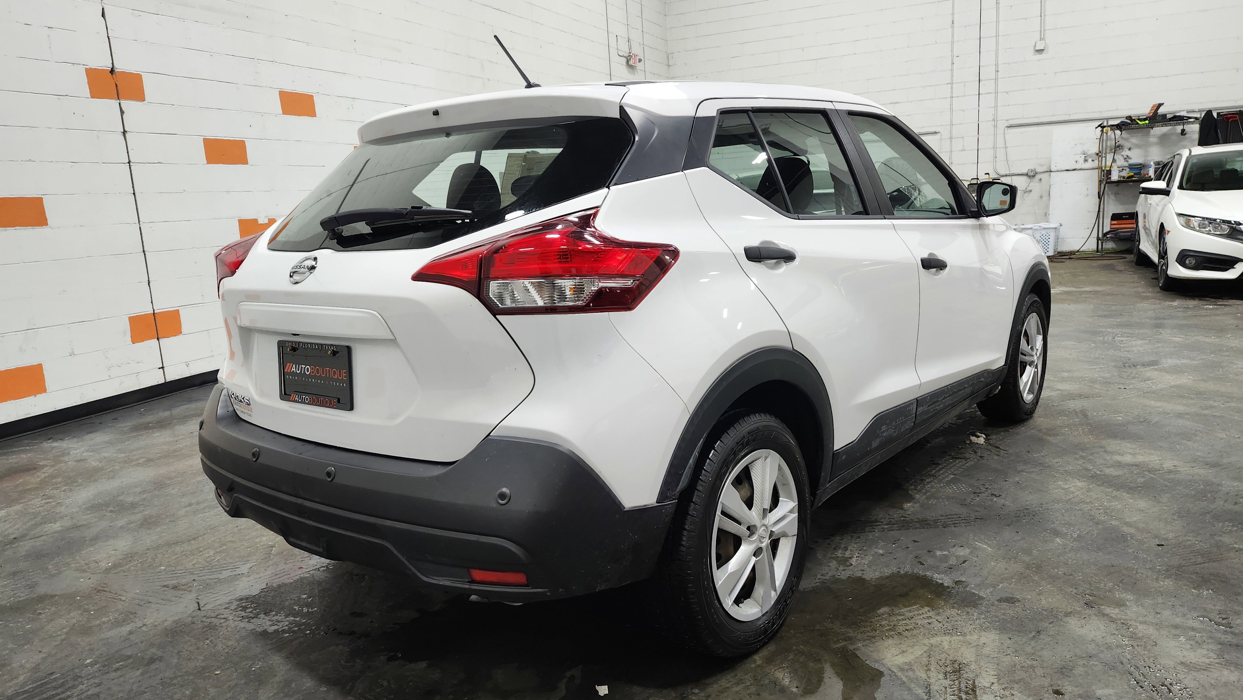 Used 2020 Nissan Kicks S image 16