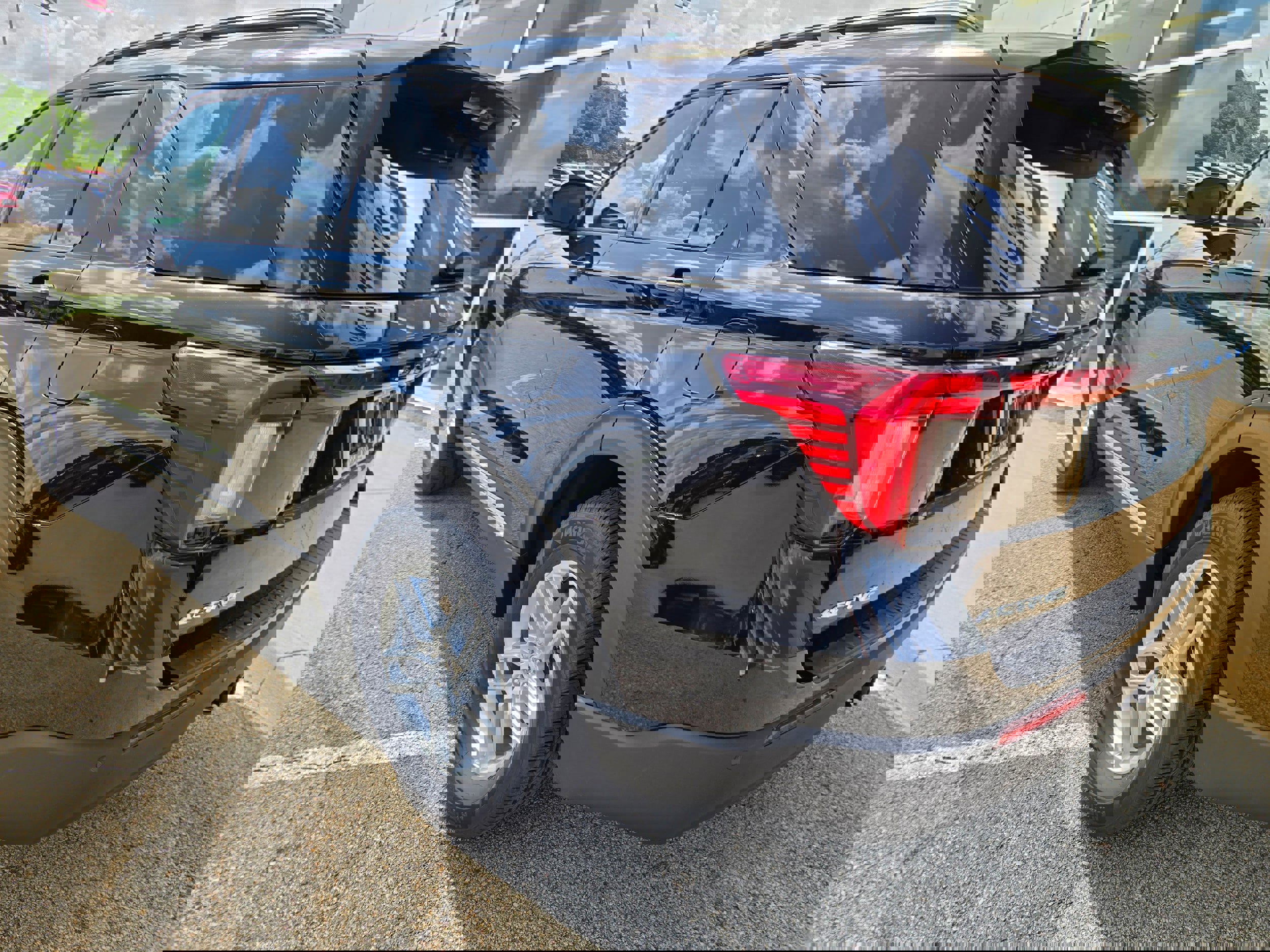 New 2025 Ford Explorer Active image 10