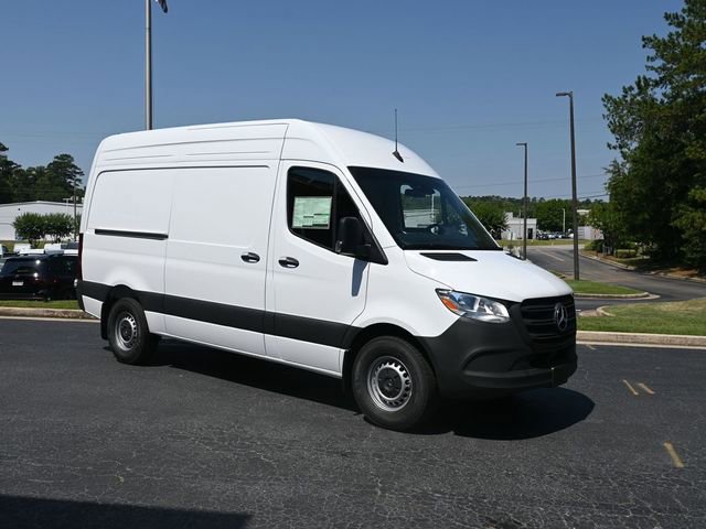 Used 2024 Mercedes-Benz Sprinter 2500 image 2