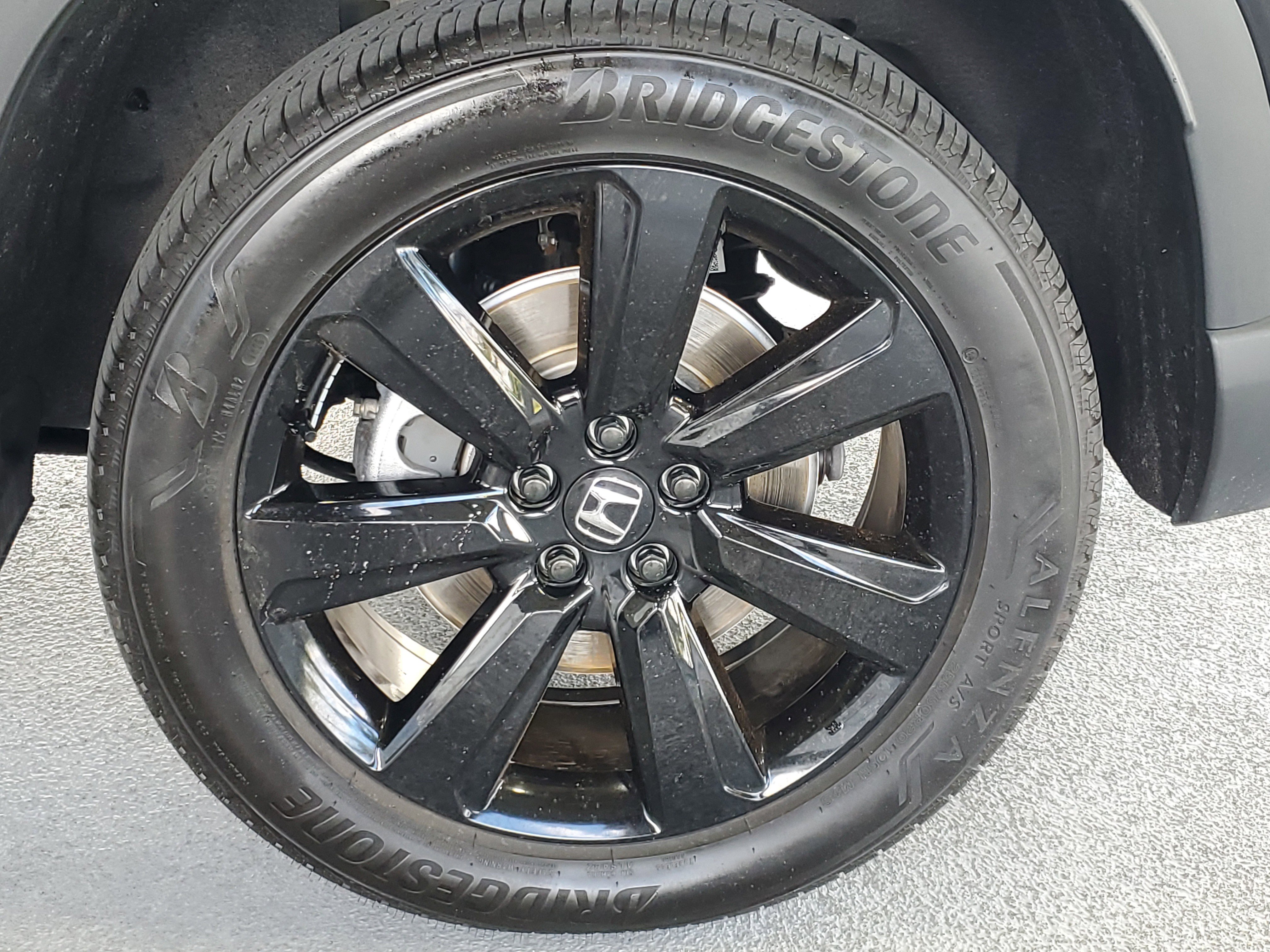 Used 2025 Honda Pilot Black Edition image 7