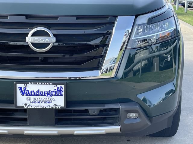 Used 2023 Nissan Pathfinder SL FWD image 8