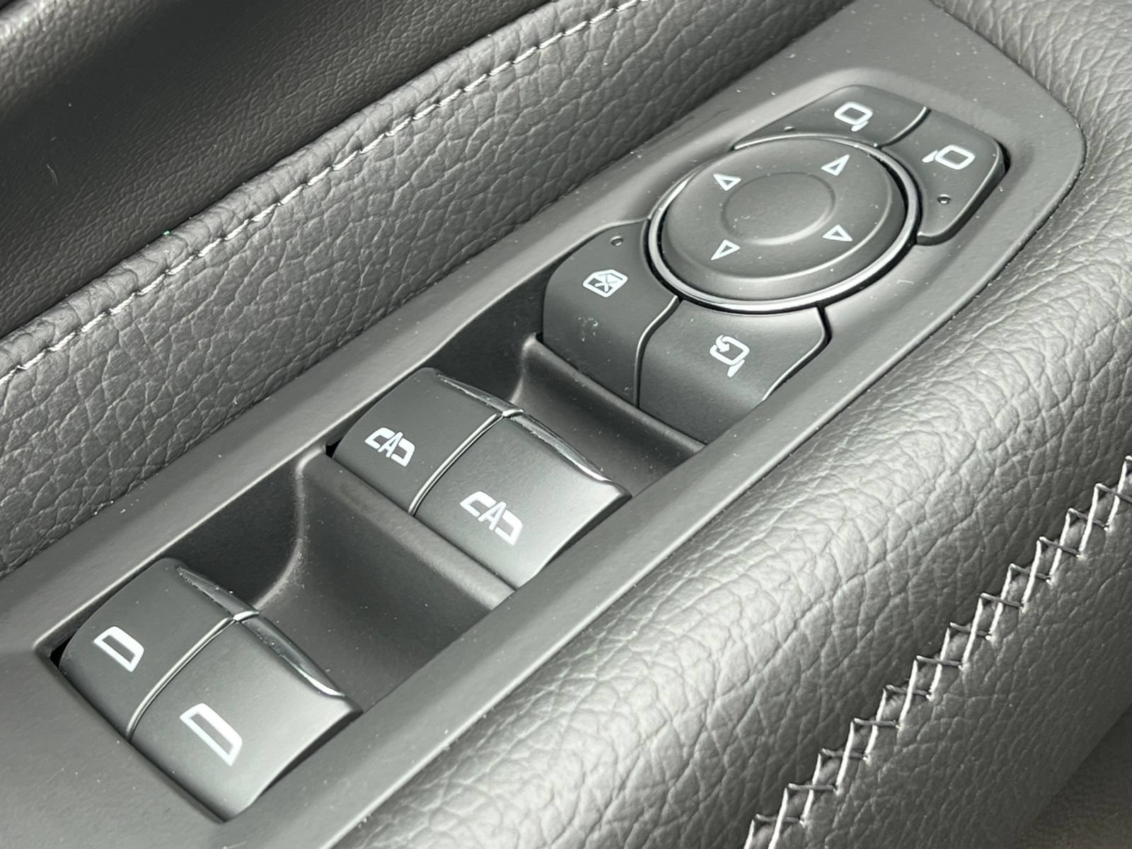 Used 2023 GMC Yukon XL Denali AWD/4WD image 20