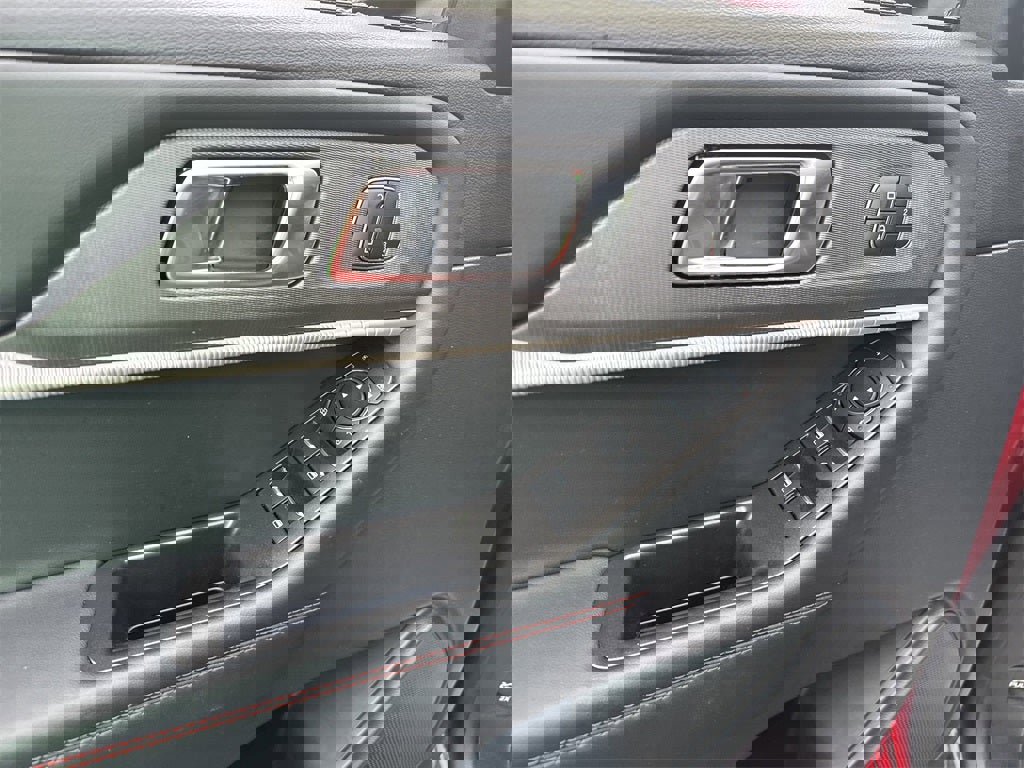 Used 2025 Ford Explorer ST-Line w/ Premium Package image 16