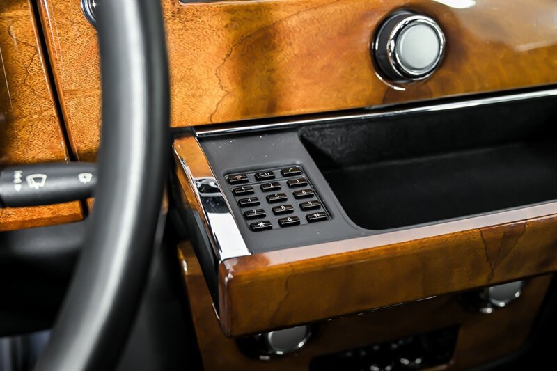 Used 2008 Rolls-Royce Phantom Drophead Coupe RWD image 39