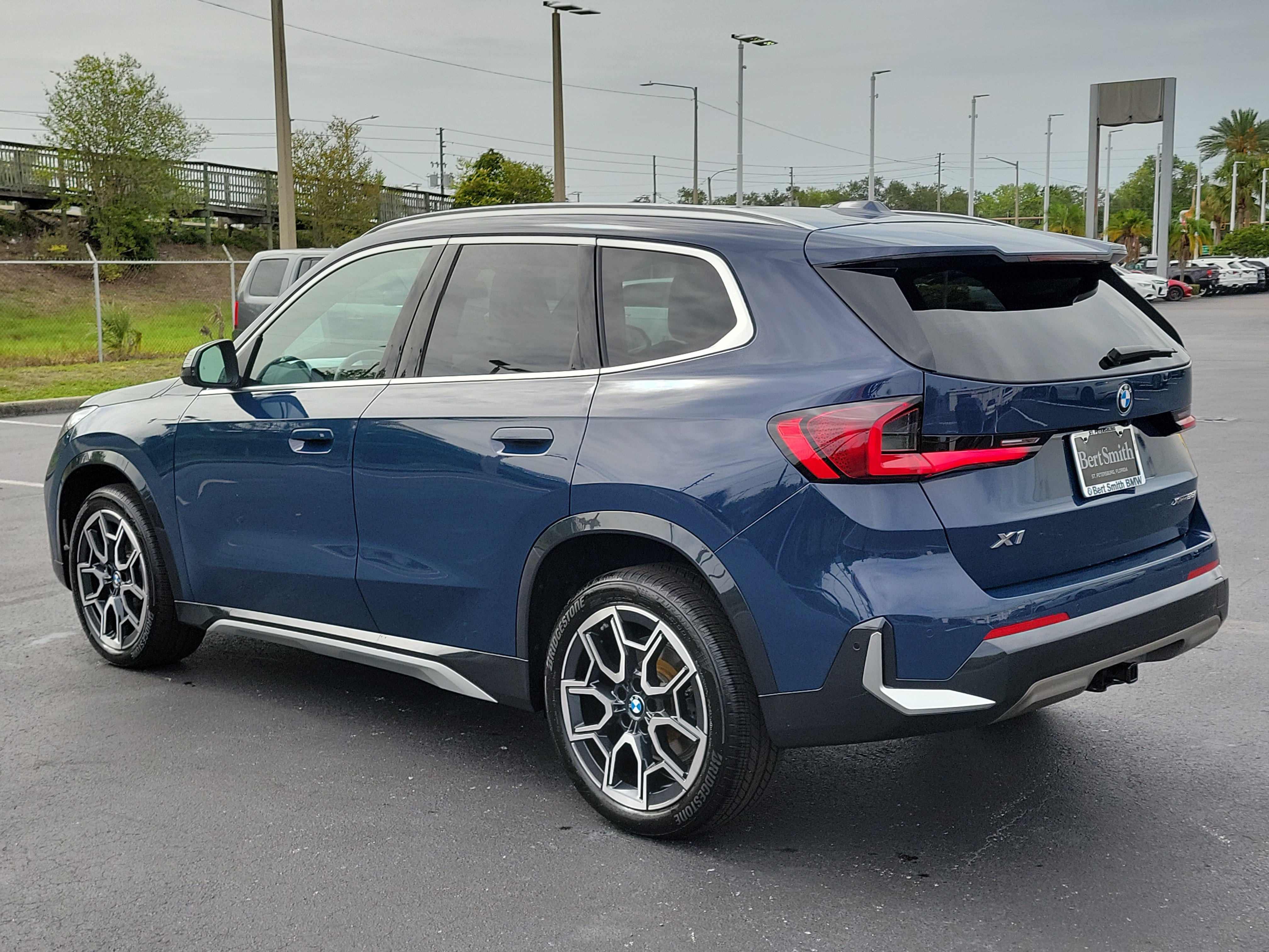 Used 2026 BMW X1 xDrive28i w/ Technology Package AWD/4WD image 4