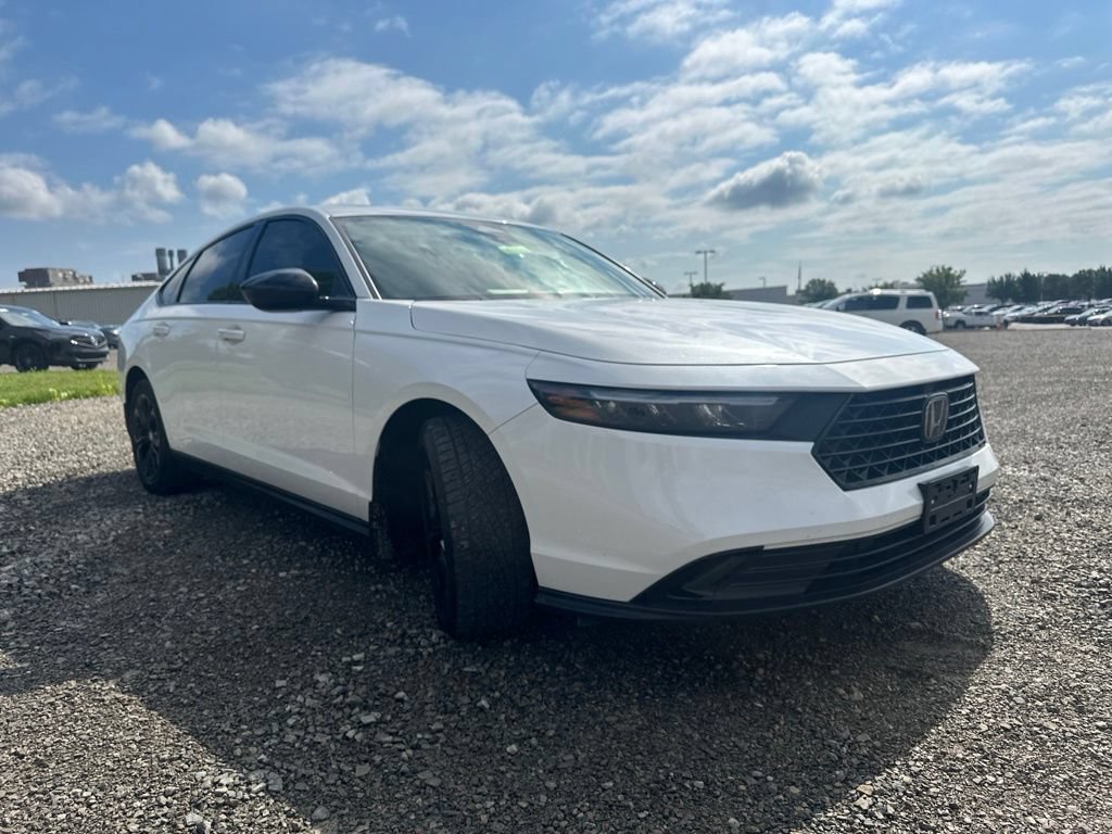 Used 2025 Honda Accord SE image 13