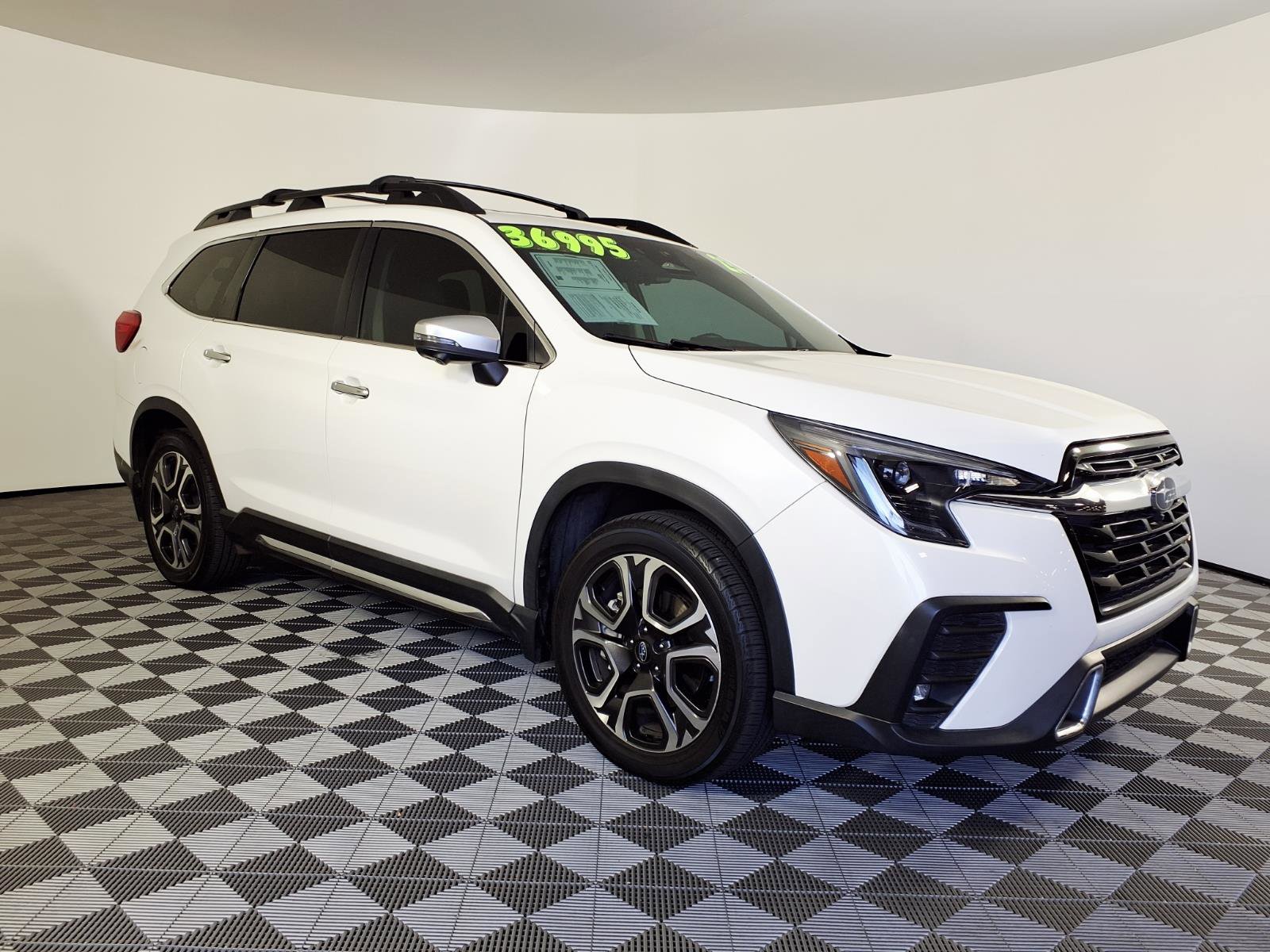 Used 2023 Subaru Ascent Touring AWD/4WD image 3