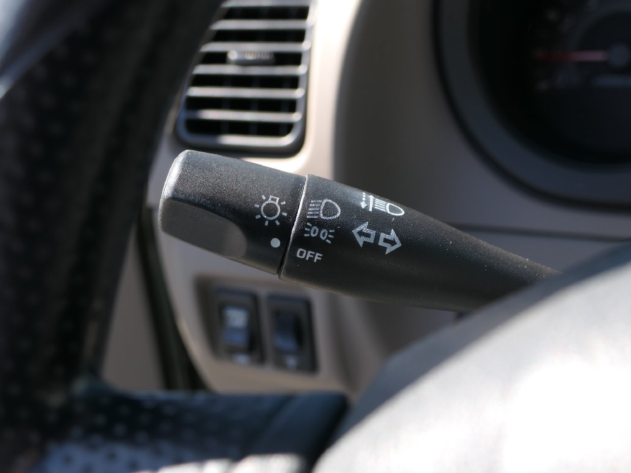 Used 2003 Nissan Frontier XE w/ Value Truck Pkg RWD image 15