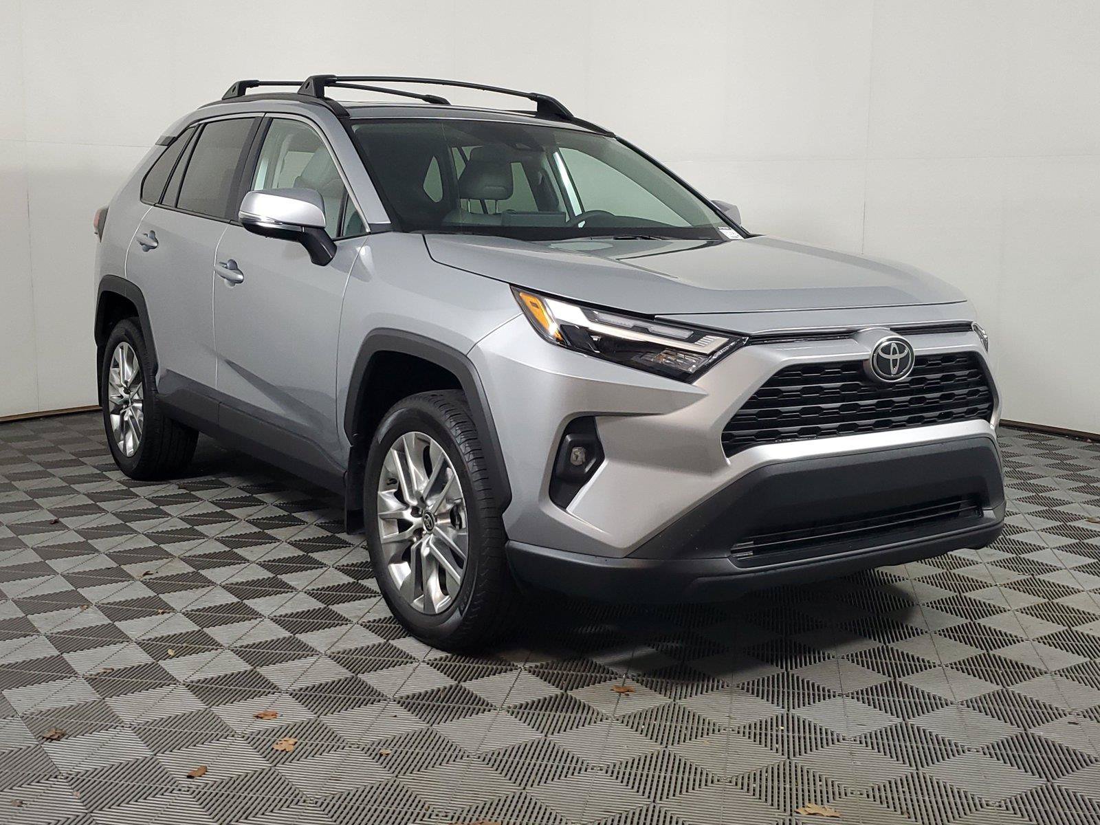 Used 2025 Toyota RAV4 XLE Premium FWD image 3