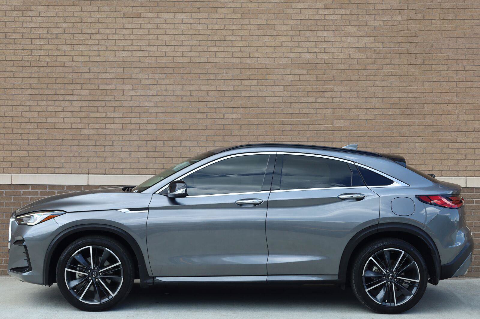 Used 2023 INFINITI QX55 Luxe w/ Cargo Package AWD/4WD image 3