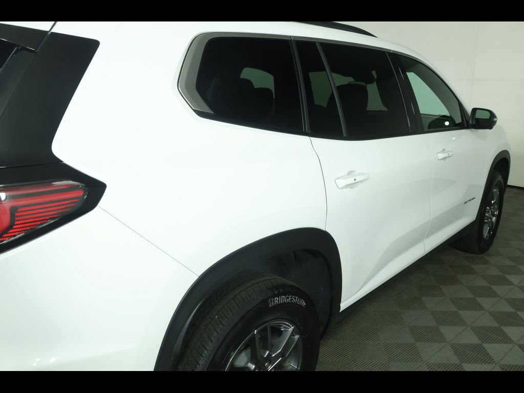 Used 2025 GMC Acadia Elevation image 18