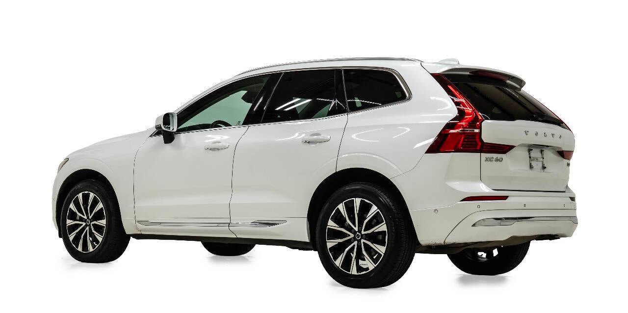 Used 2023 Volvo XC60 B5 Plus AWD/4WD image 4