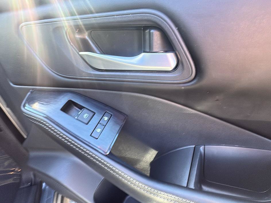 Certified 2025 Nissan Rogue SV AWD/4WD image 26