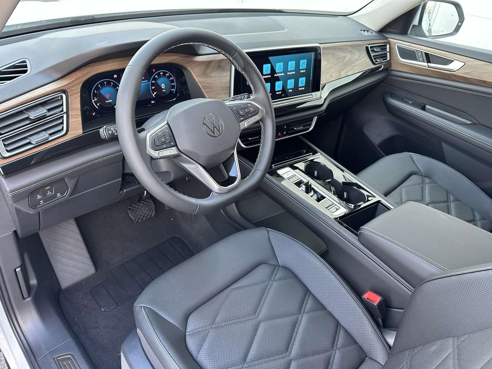 New 2026 Volkswagen Atlas SE image 9
