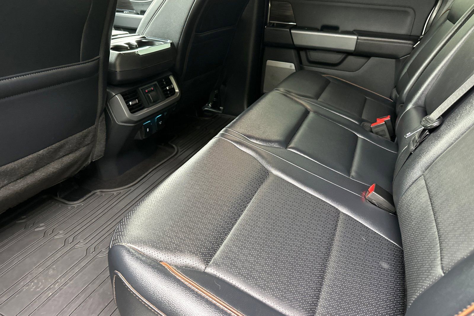 Used 2025 Ford F150 Lariat w/ Equipment Group 502A High AWD/4WD image 8