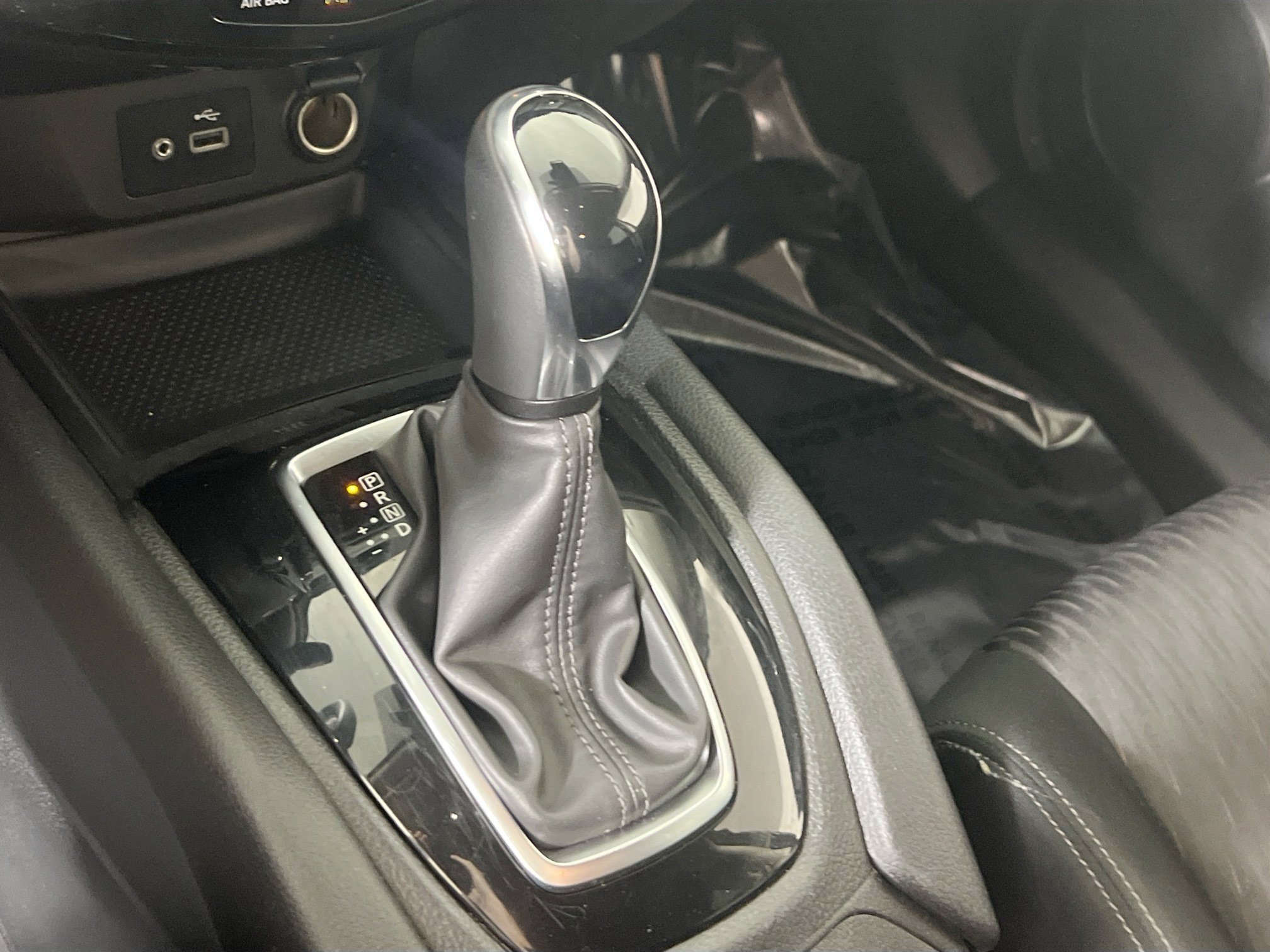 Used 2020 Nissan Rogue SV image 16