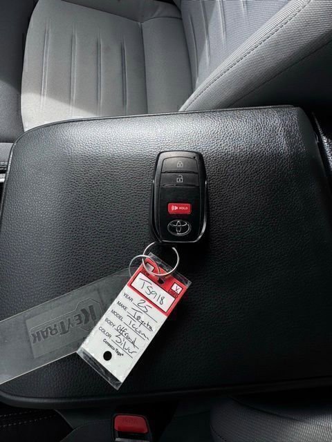 Used 2025 Toyota Tacoma TRD Off-Road image 29