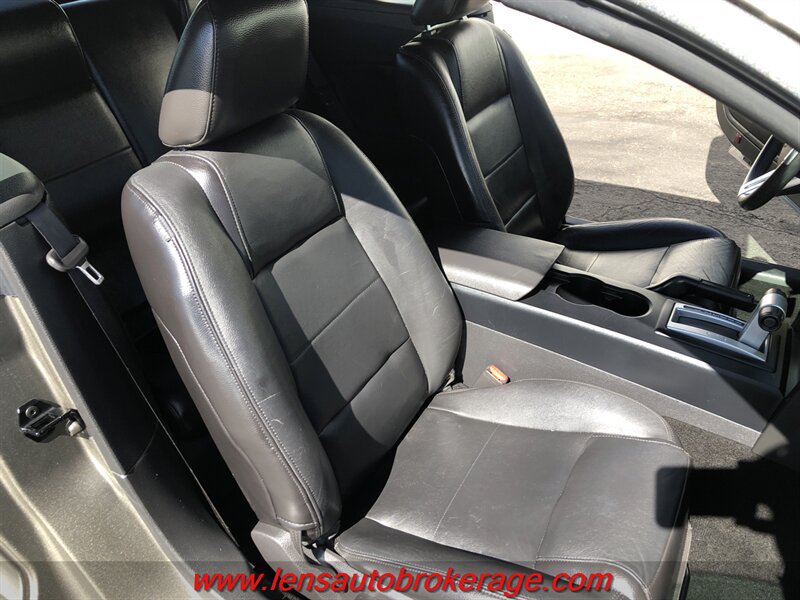 Used 2005 Ford Mustang Premium RWD image 24