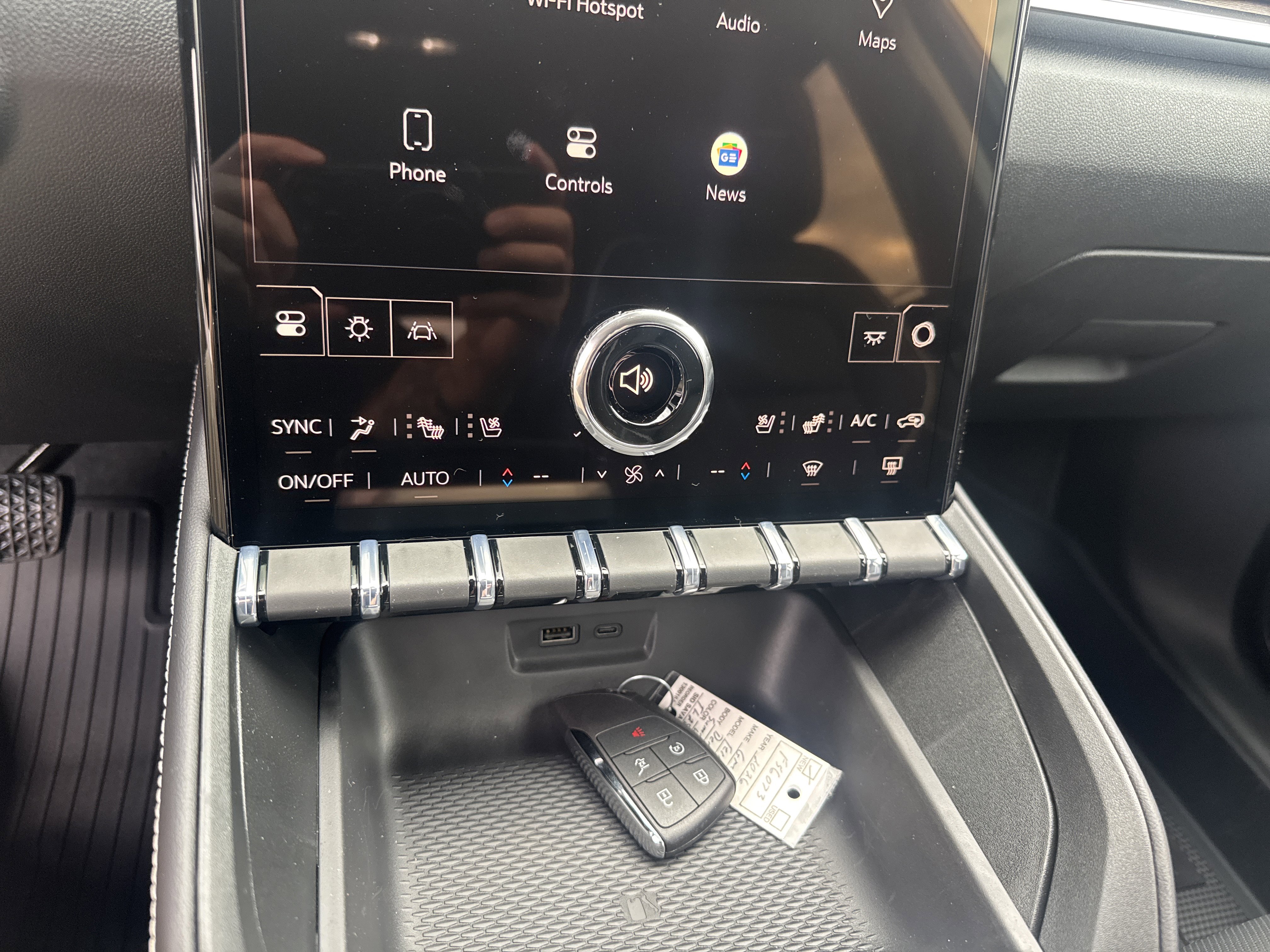 New 2026 GMC Terrain Denali w/ LPO, Floor Liner Package image 25