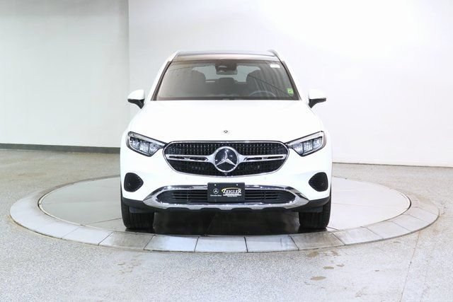 Used 2025 Mercedes-Benz GLC 300 4MATIC image 10