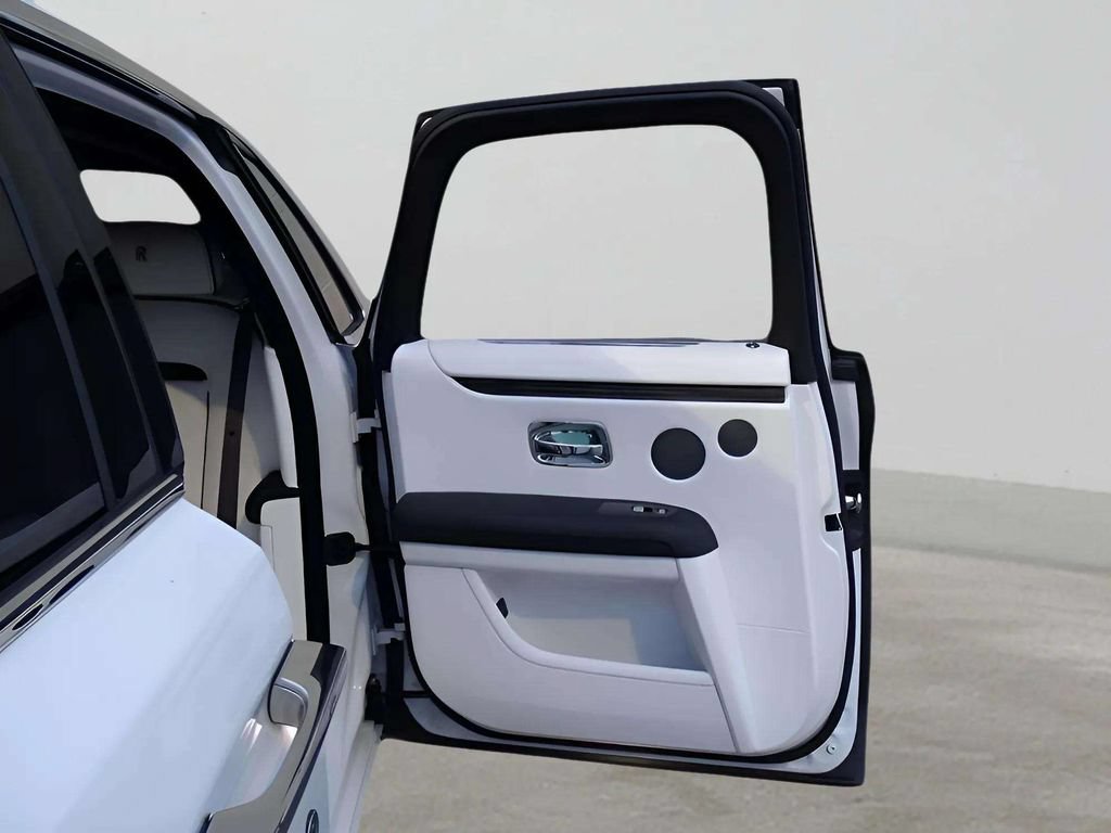 Used 2023 Rolls-Royce Ghost AWD/4WD image 5