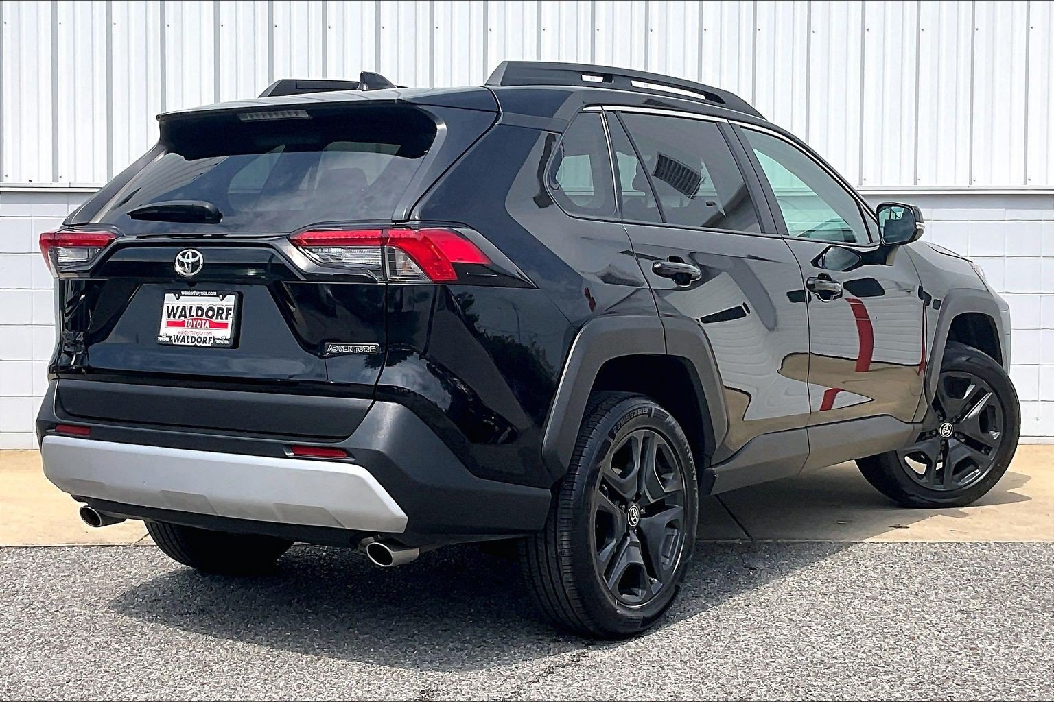 Used 2024 Toyota RAV4 Adventure AWD/4WD image 17