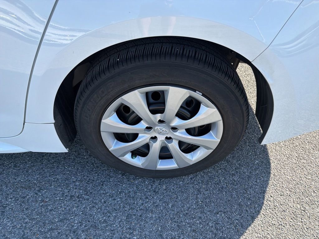 Used 2024 Toyota Corolla LE FWD image 10