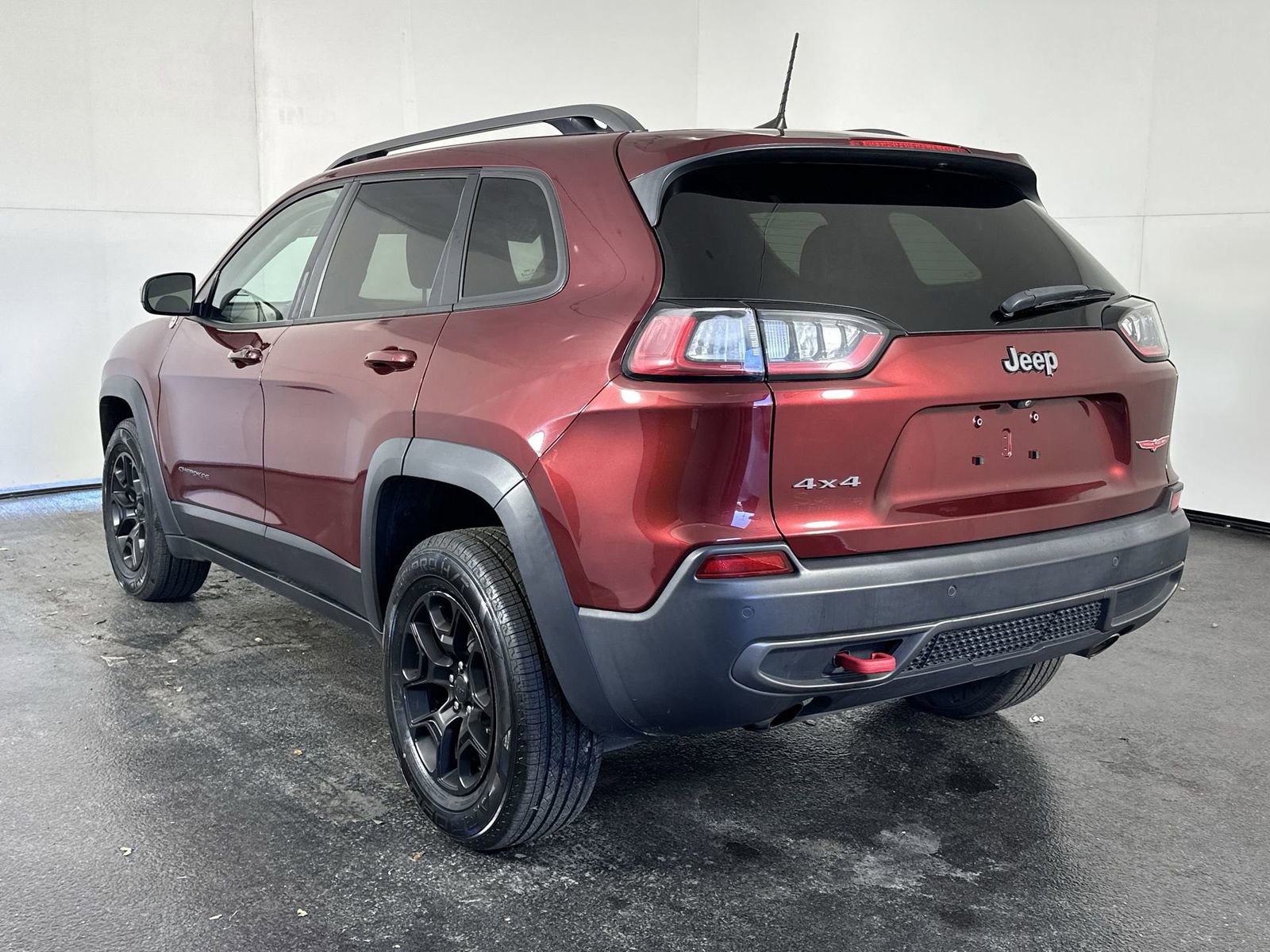 Used 2020 Jeep Cherokee Trailhawk w/ Cold Weather Group image 9