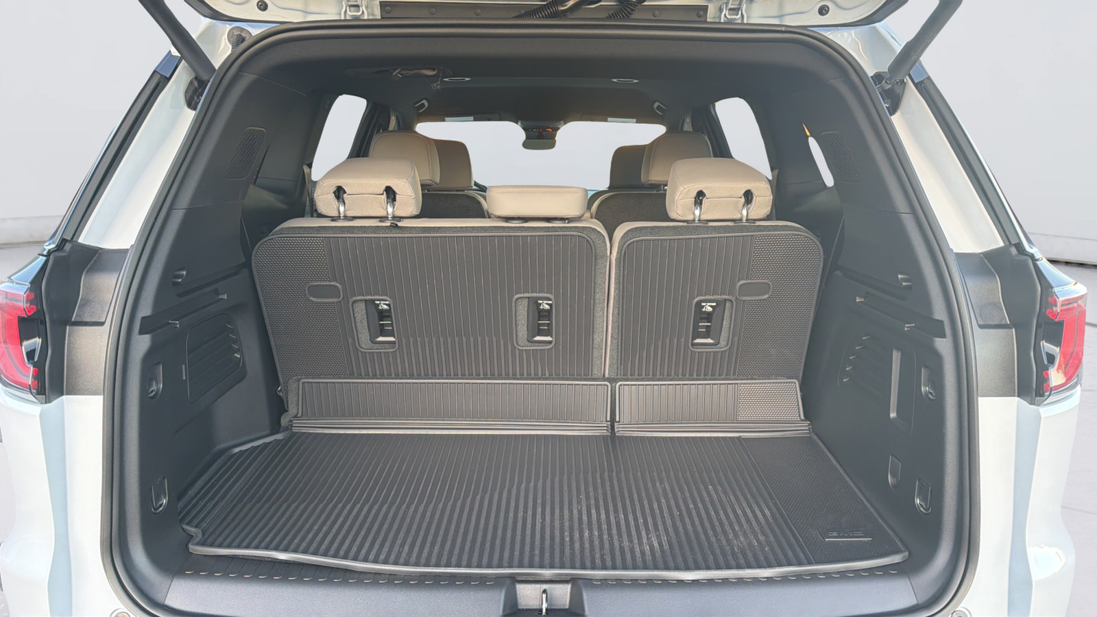 New 2026 GMC Acadia Elevation w/ Elevation Premium Package FWD image 27