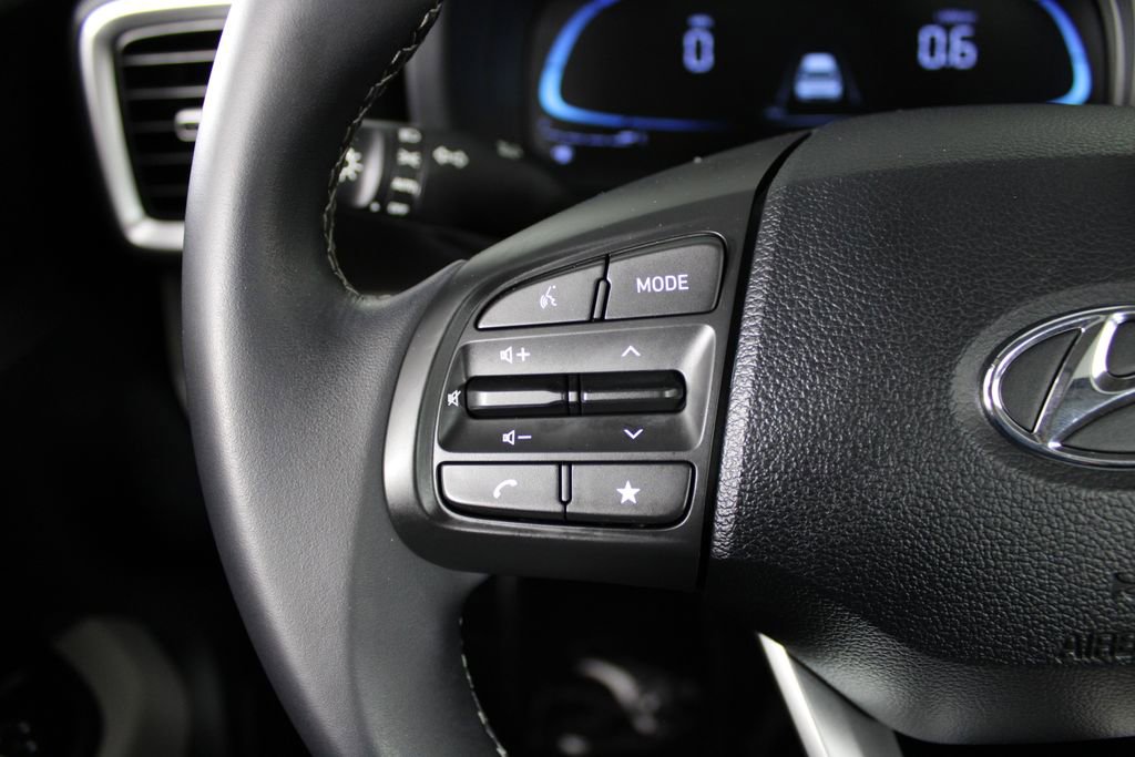 Certified 2024 Hyundai Venue SEL FWD image 25