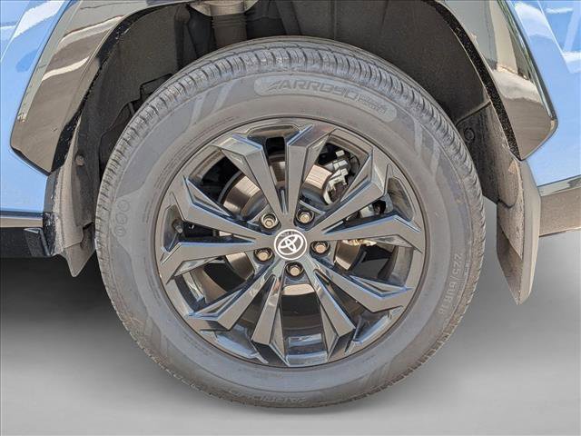 Used 2022 Toyota RAV4 SE w/ Convenience Package image 3