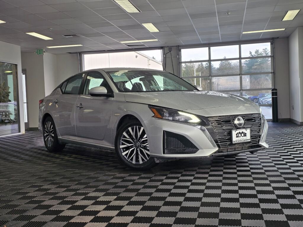 Used 2023 Nissan Altima 2.5 SV image 3