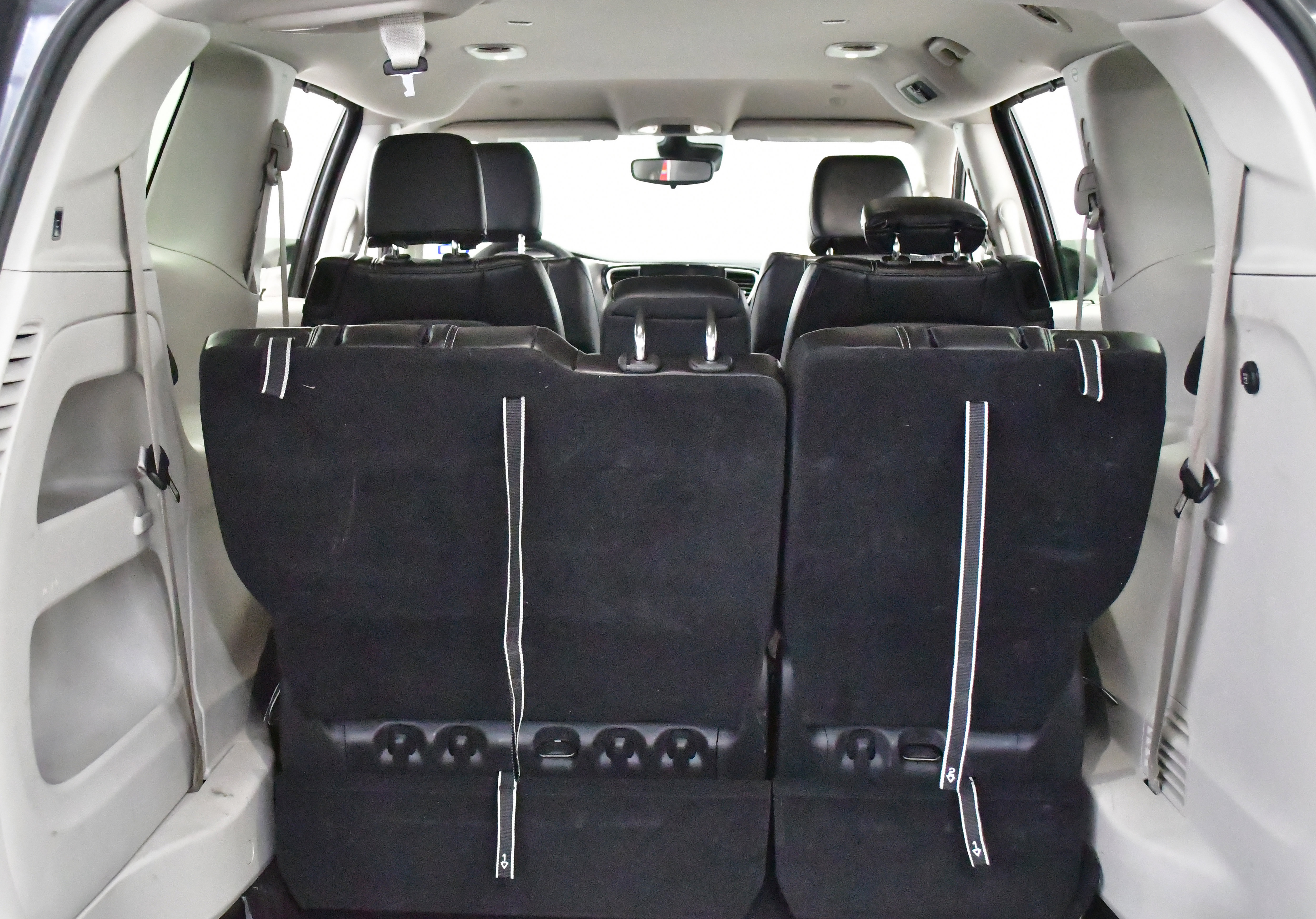 Used 2024 Chrysler Pacifica Touring-L image 13