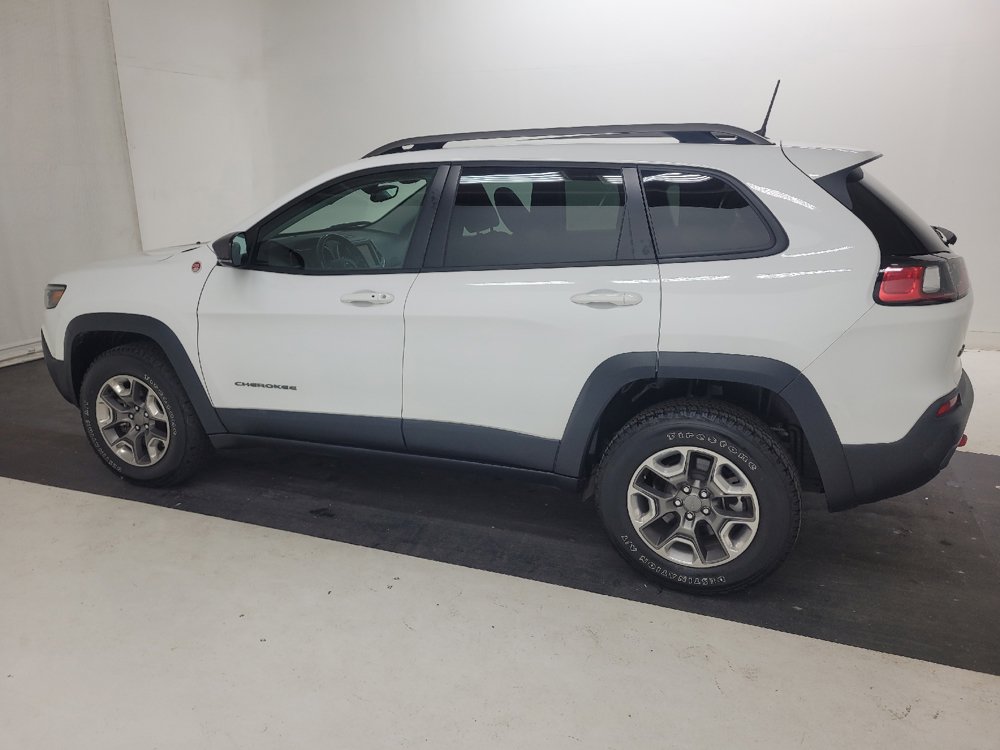 Used 2019 Jeep Cherokee Trailhawk w/ Cold Weather Group AWD/4WD image 3