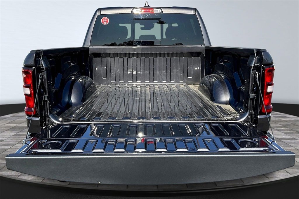 New 2026 RAM 1500 4x4 Crew Cab image 18