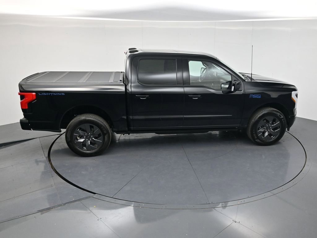 Used 2024 Ford F150 Lightning Platinum AWD/4WD image 37