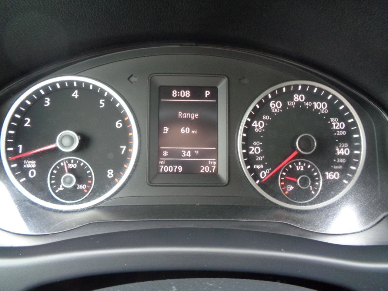 Used 2017 Volkswagen Tiguan Sport image 32