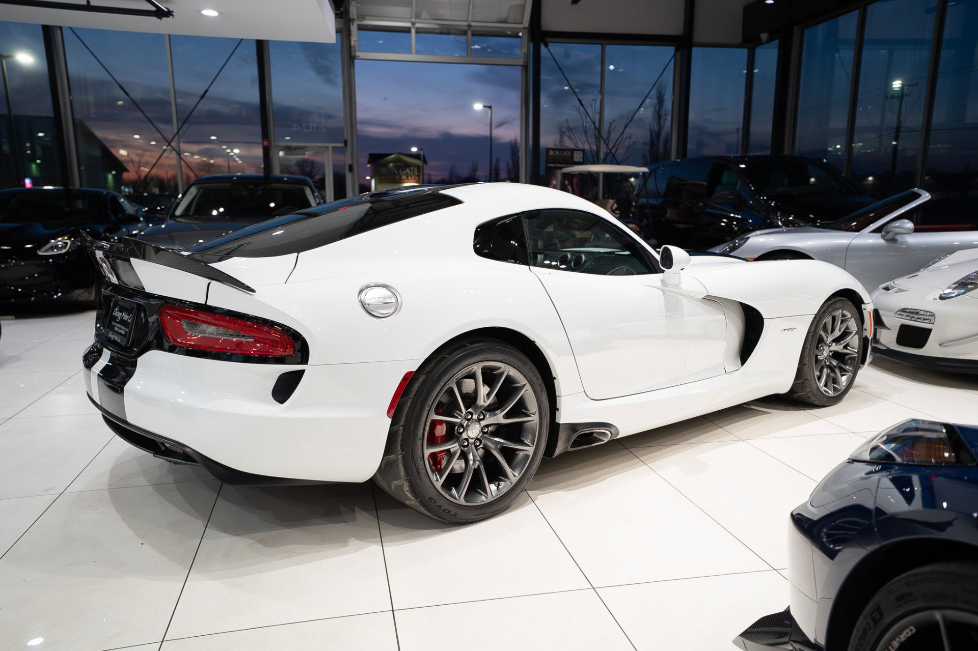 Used 2013 SRT Viper GTS w/ GTS Laguna Interior Pkg image 4