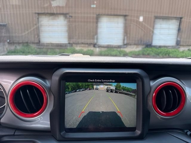 Used 2019 Jeep Wrangler Unlimited Sahara AWD/4WD image 22