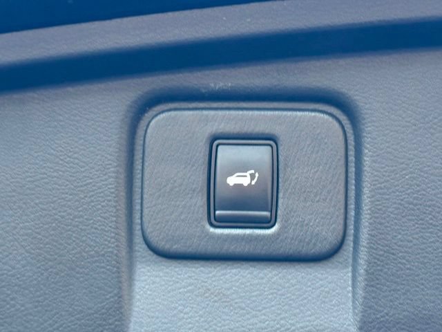 Used 2020 Nissan Murano SL w/ Moonroof Package AWD/4WD image 18