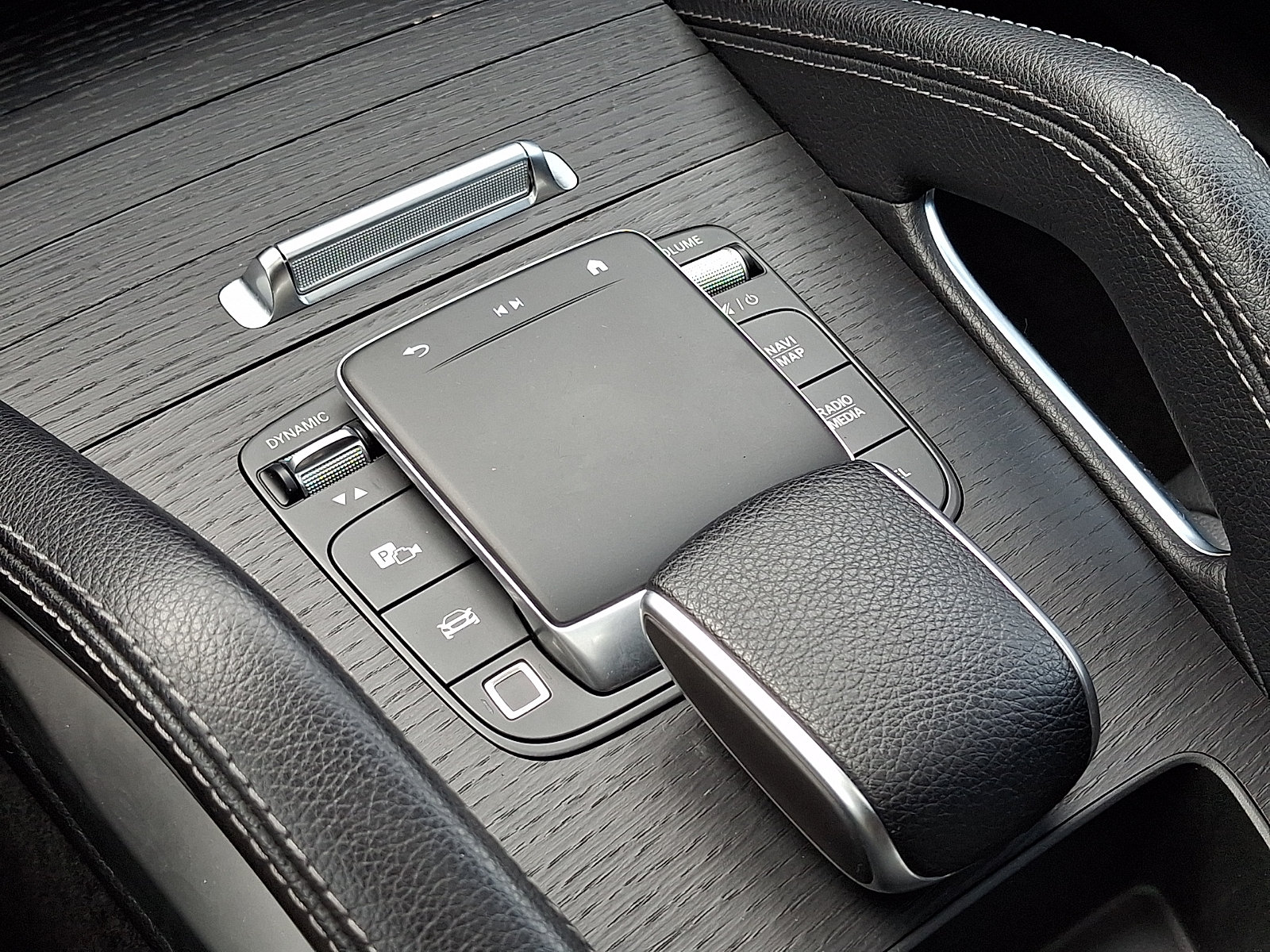 Certified 2025 Mercedes-Benz GLE 450 4MATIC image 16