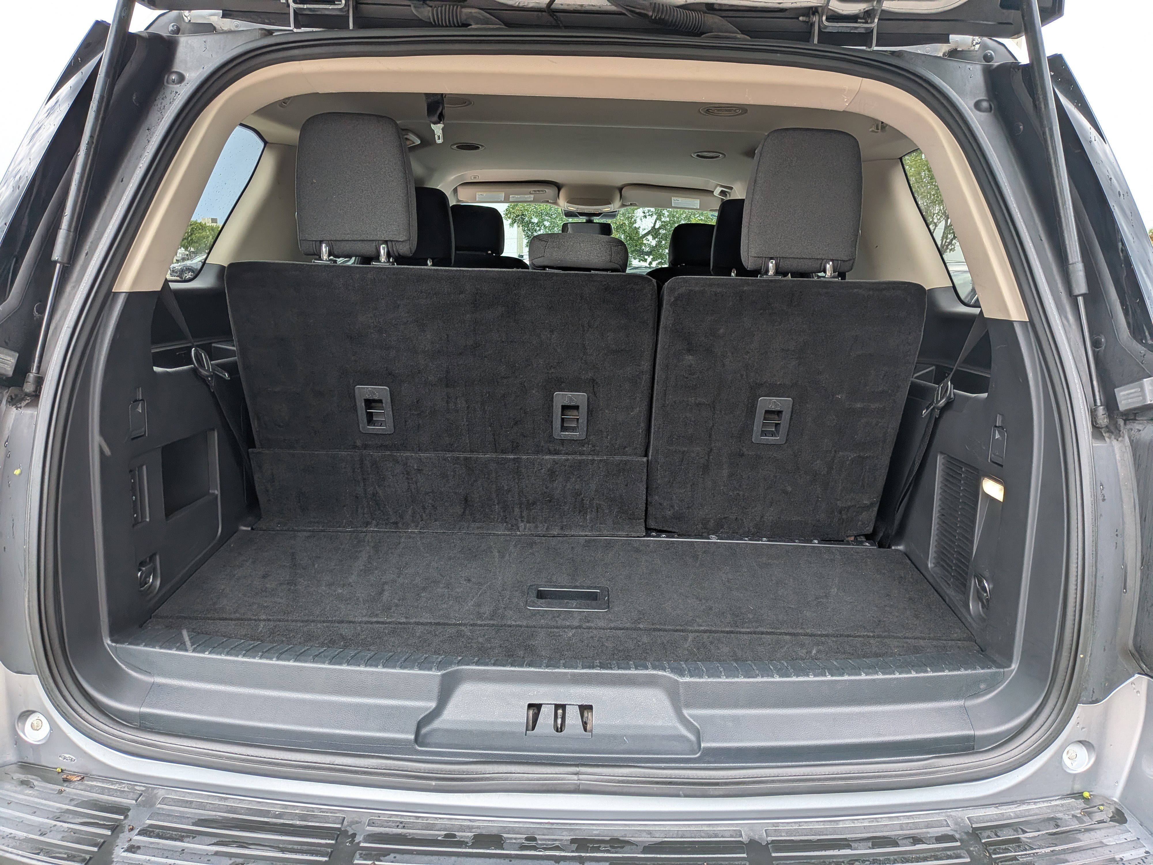 Used 2024 Ford Expedition XLT RWD image 13