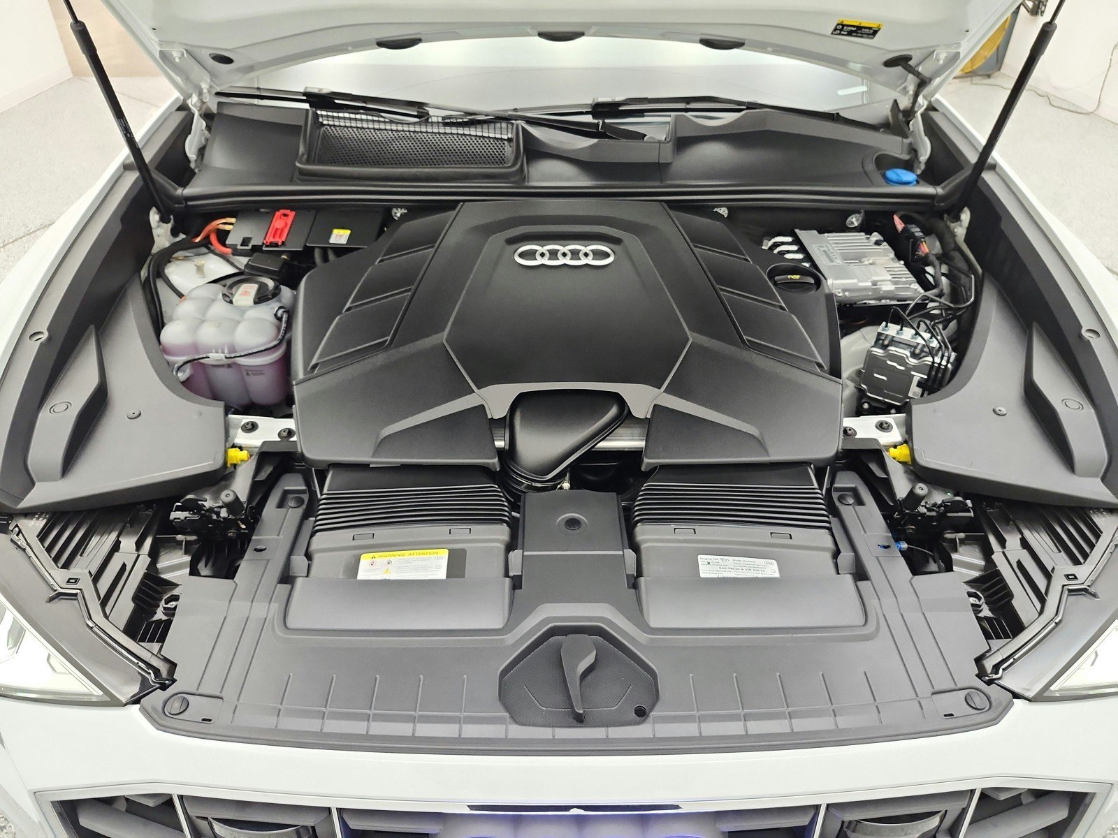 Used 2023 Audi Q8 Premium w/ Convenience Package AWD/4WD image 17