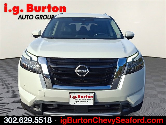 Used 2023 Nissan Pathfinder SL image 2