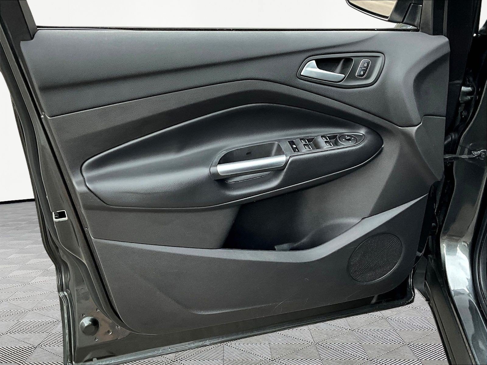 Used 2019 Ford Escape SEL FWD image 20
