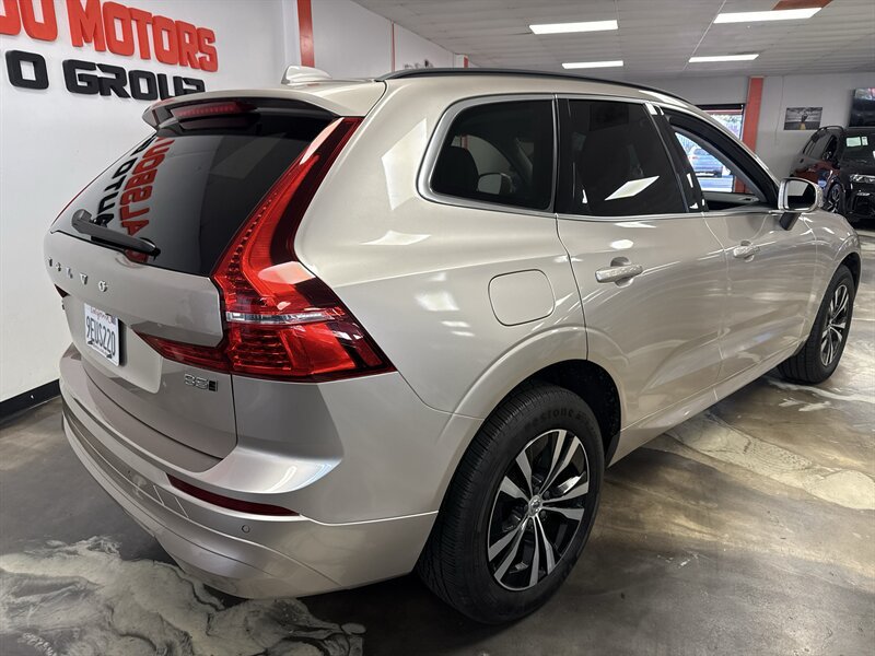 Used 2023 Volvo XC60 B5 Core AWD/4WD image 7