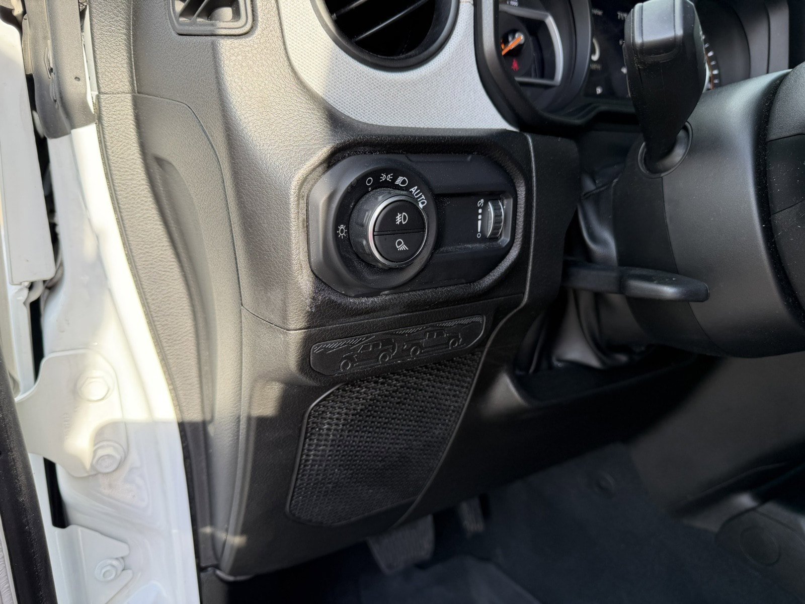 Used 2024 Jeep Gladiator Sport image 19